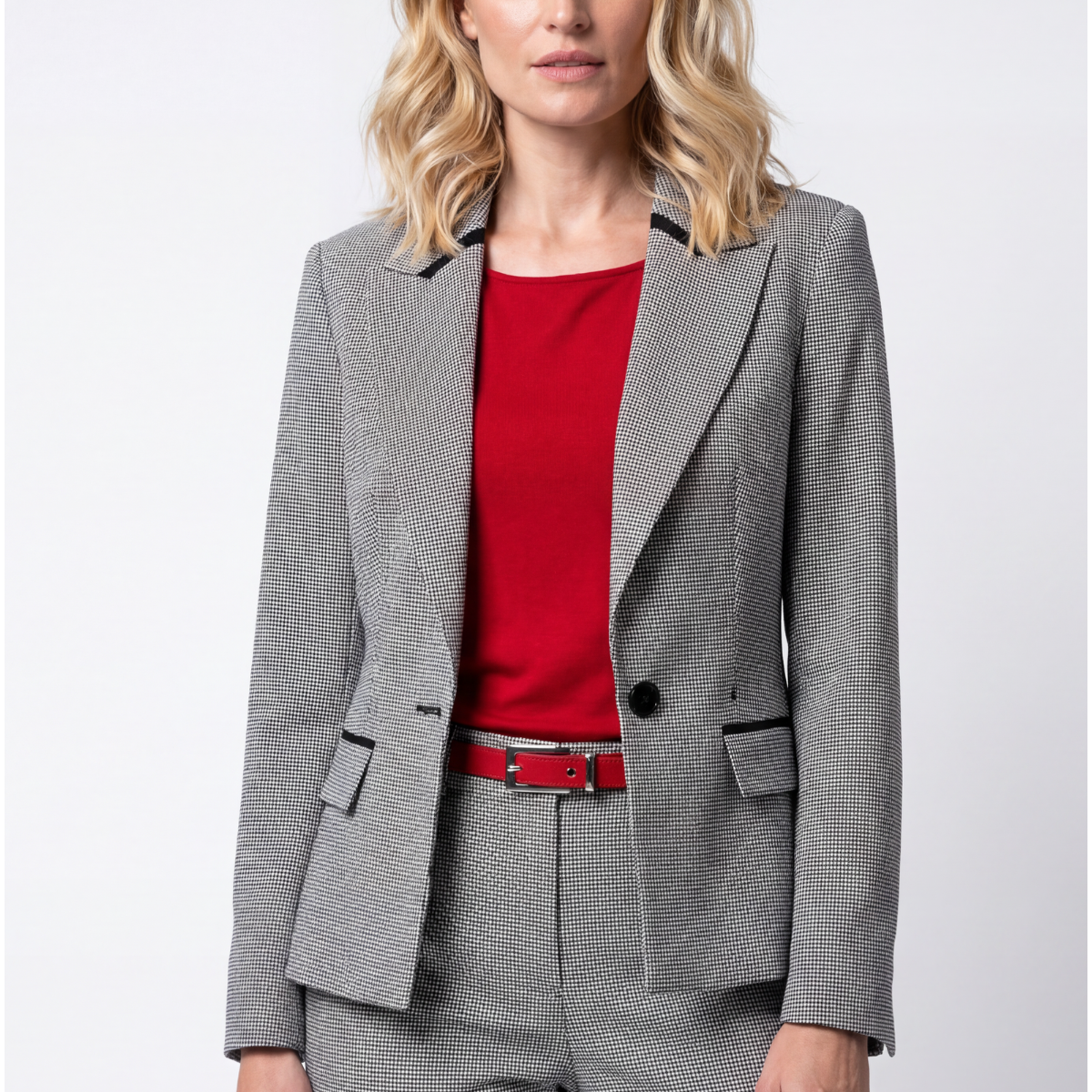 What to Wear for a Speaking Engagement or an Award