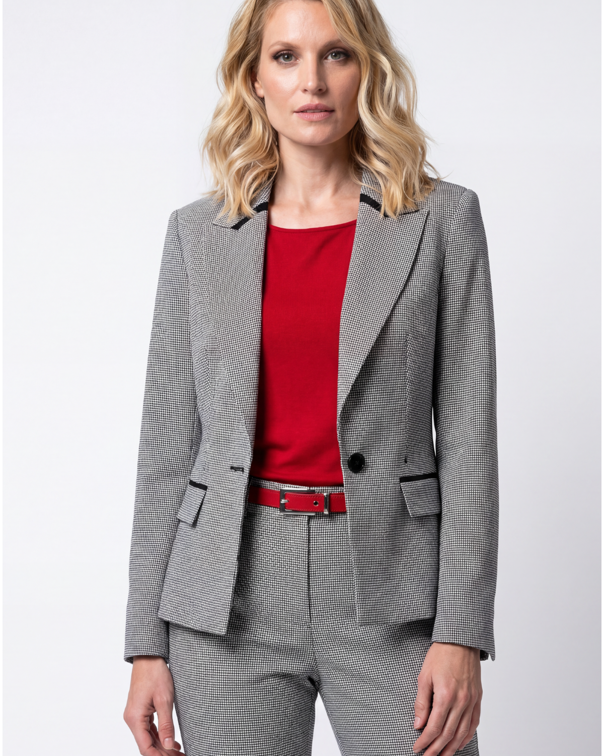 What to Wear for a Speaking Engagement or an Award