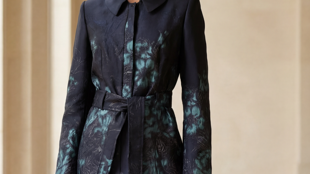 Transitional coats for fall, in architectural outerwear shapes