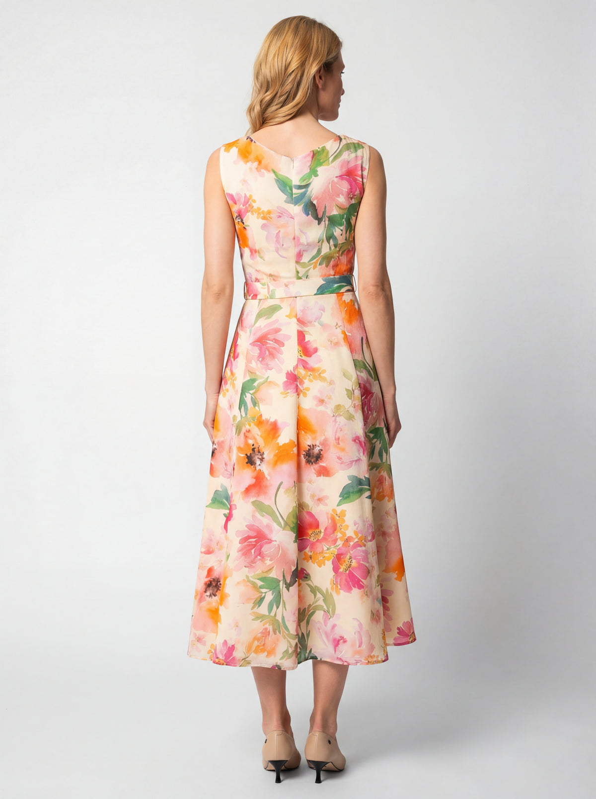 Amanda Elegant Midi Dress in Floral Print. Midi dress. Belted waist.