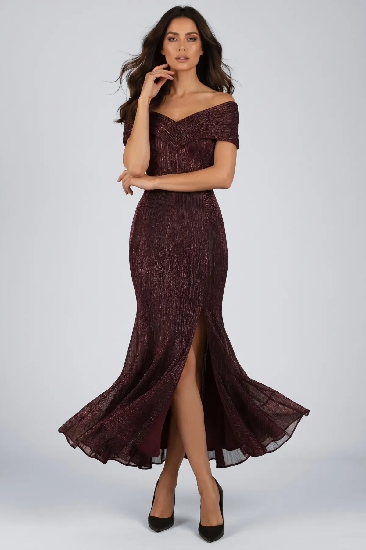 Alis Off-Shoulder Metallic Gown in bordeaux with folded neckline, fitted bodice and front-slit fishtail skirt