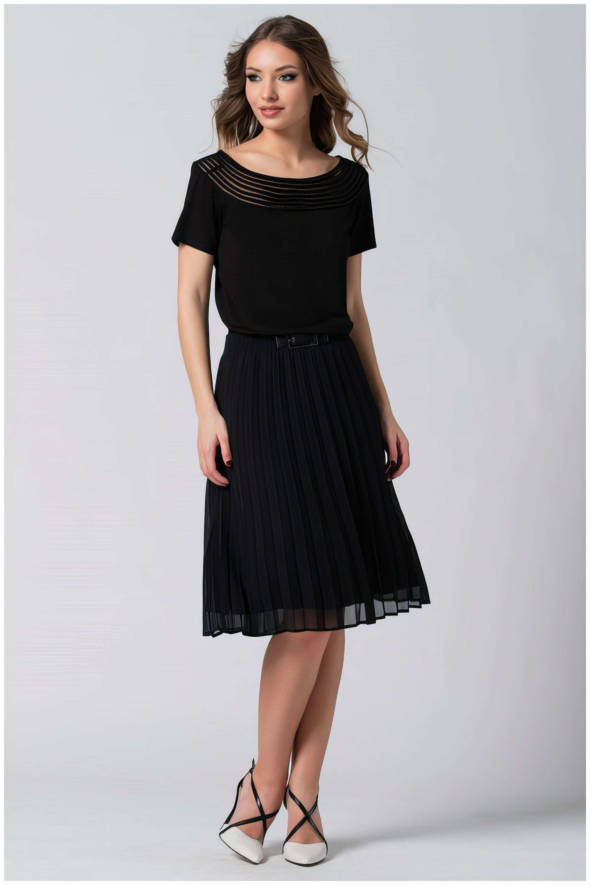 Lola Pleated Skirt in Black