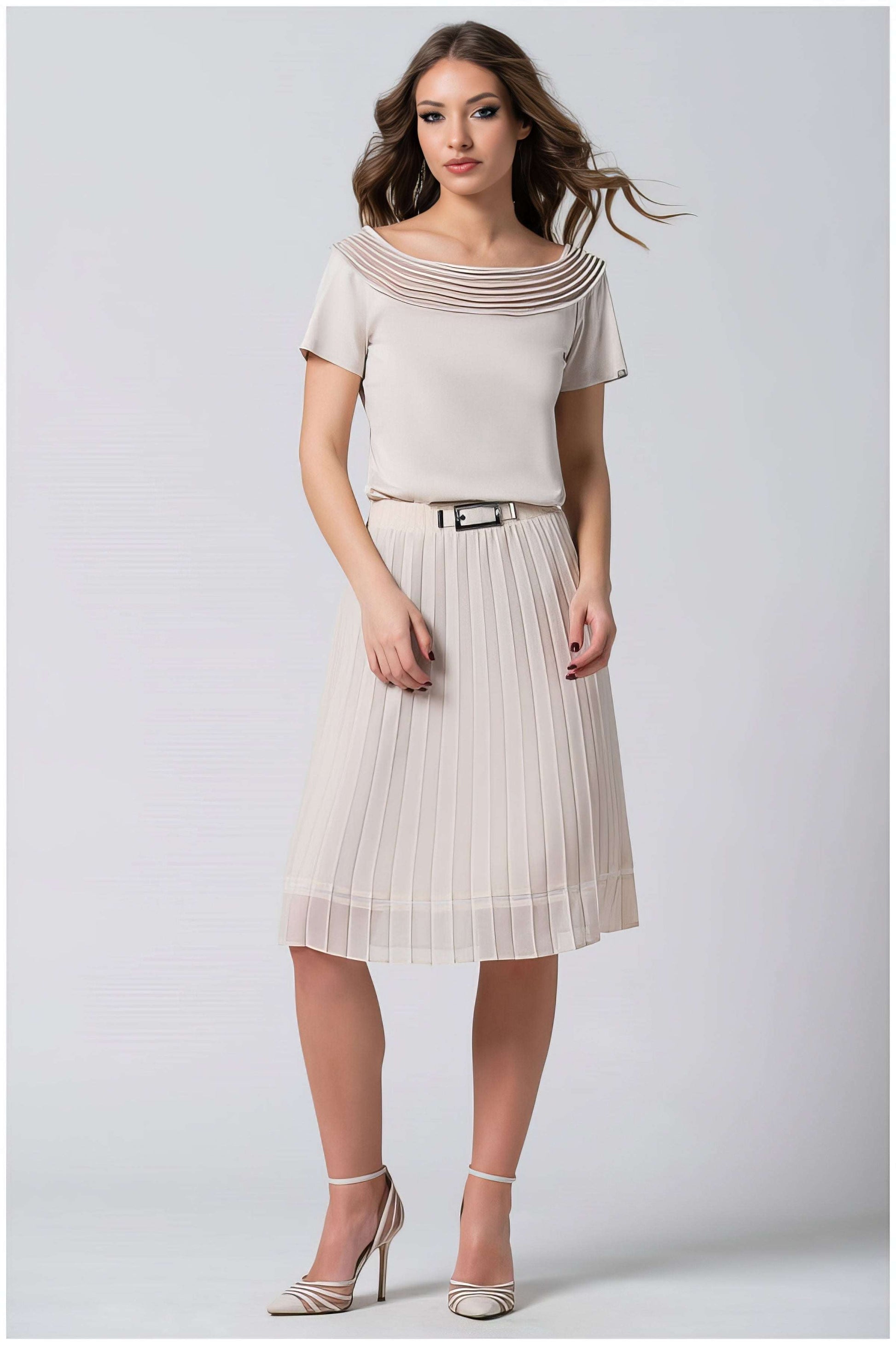 Lola Business Blouse in Beige