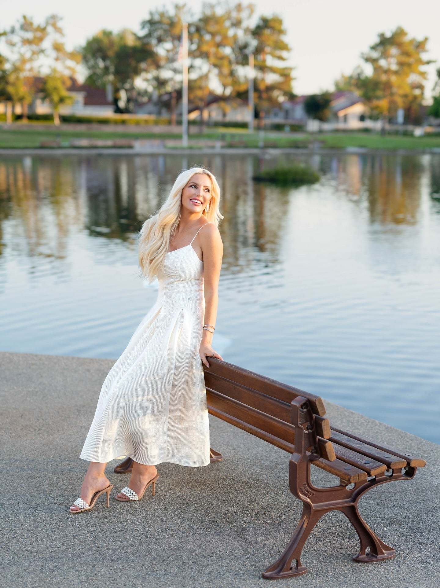 Nela Midi Dress in Ivory. Midi dress. Midi length.